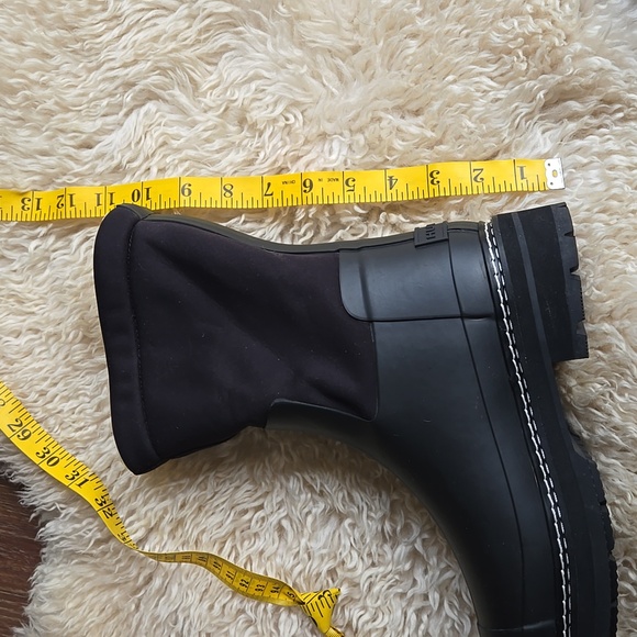 Hunter Black and Gray Winter Boots - Picture 16 of 16